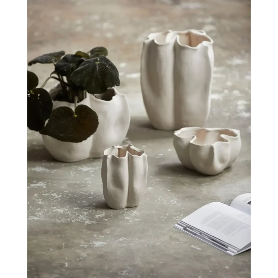 Isabela_pot_big_image